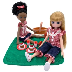 Lottie Picnic In The Park Doll Set